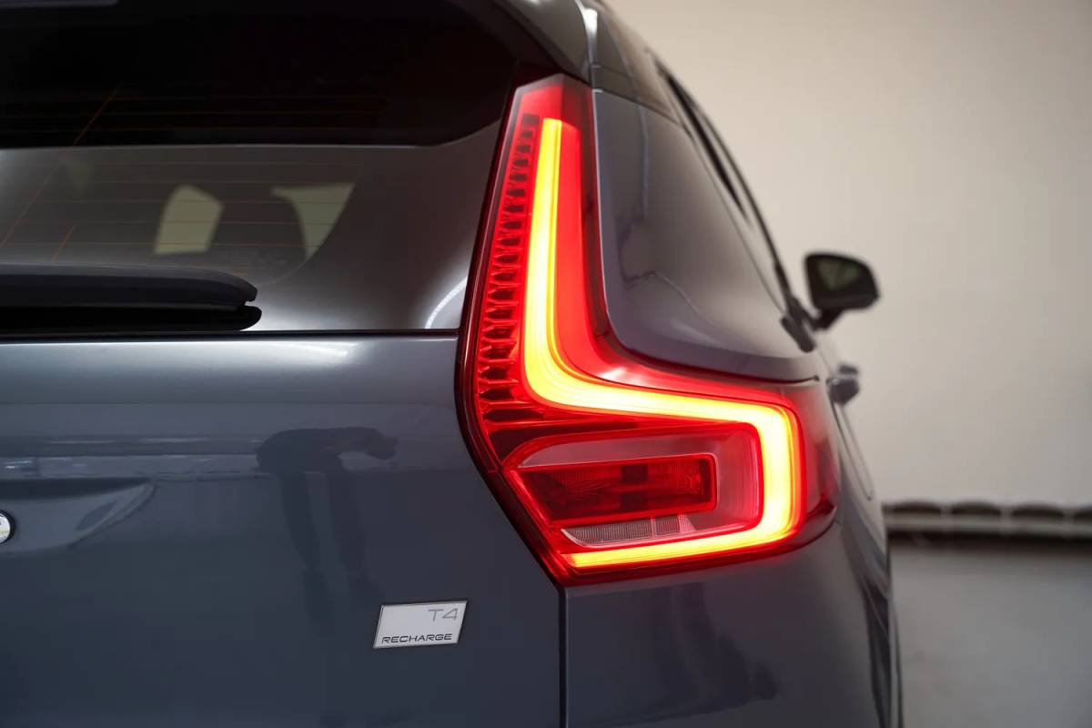 Volvo XC40 Volvo XC40 T4 Recharge Inscription [ Adapt.cruise Navi Apple/Android Stoelverwarming LED ]