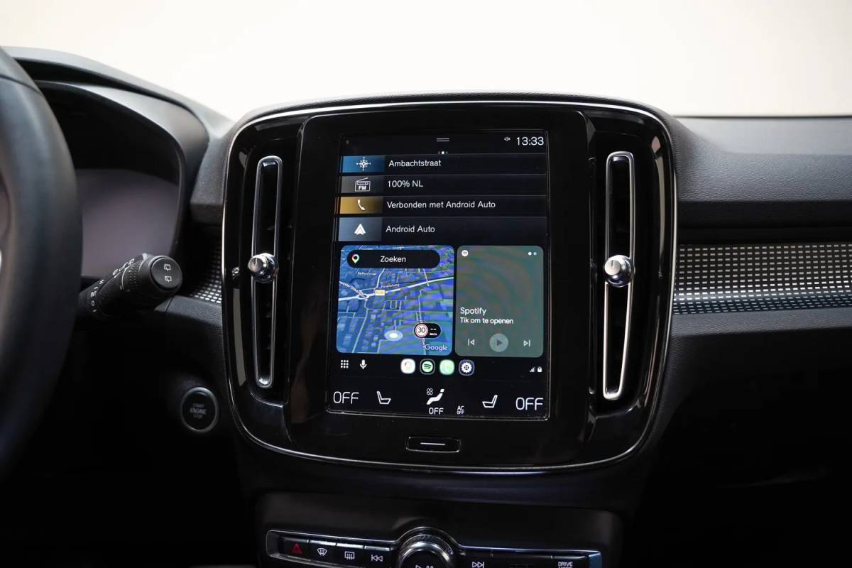 Volvo XC40 Volvo XC40 T4 Recharge Inscription [ Adapt.cruise Navi Apple/Android Stoelverwarming LED ]