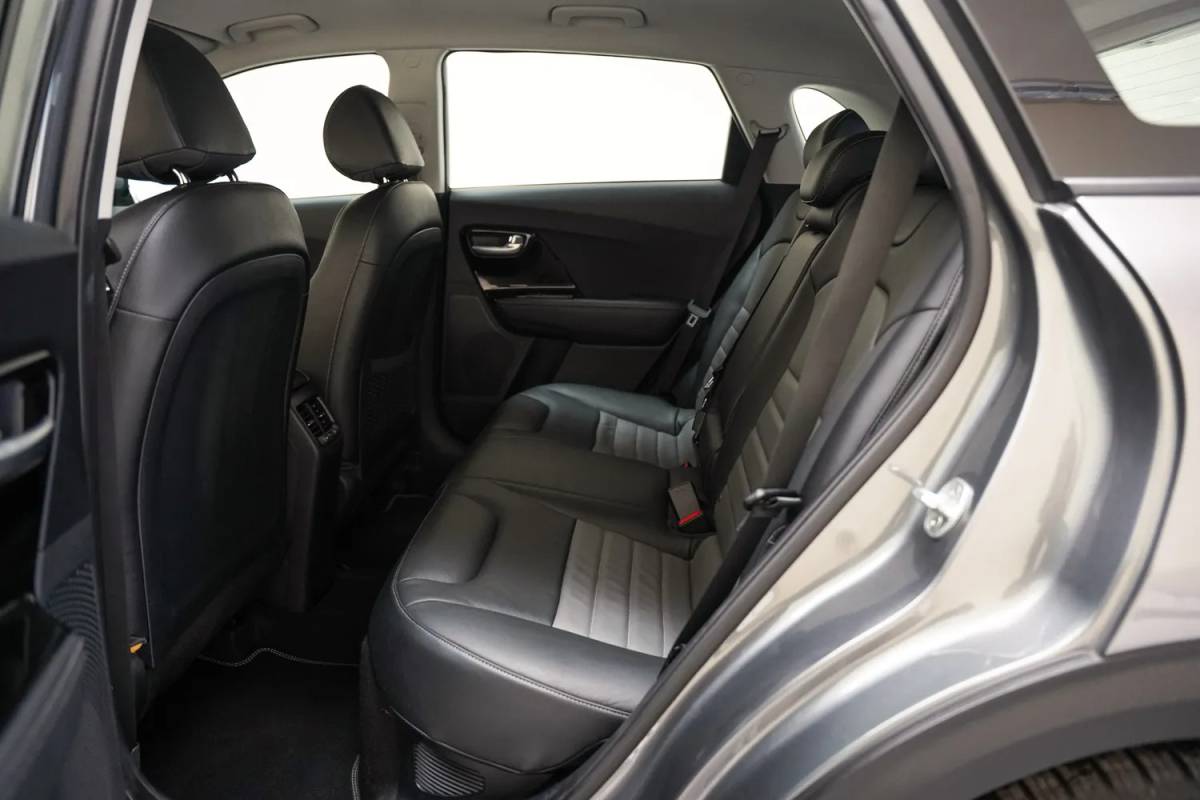 Kia Niro Kia Niro 1.6 GDi Hybrid DynamicLine [ Leder Navi Apple/Android Trekhaak Camera ]