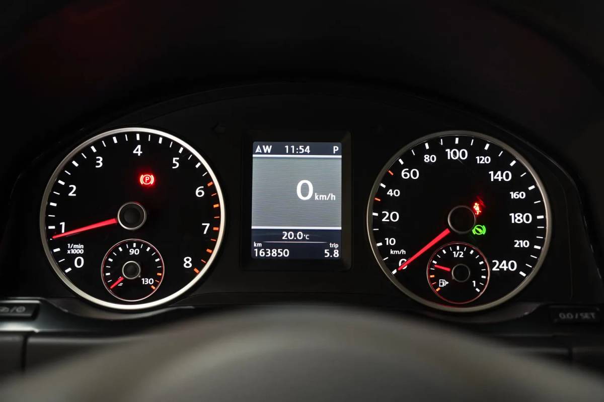 Volkswagen Tiguan Volkswagen Tiguan 2.0 TSI Sport&Style 4Motion Aut. [ Panoramadak Trekhaak Navigatie Camera Stoelverwarming]