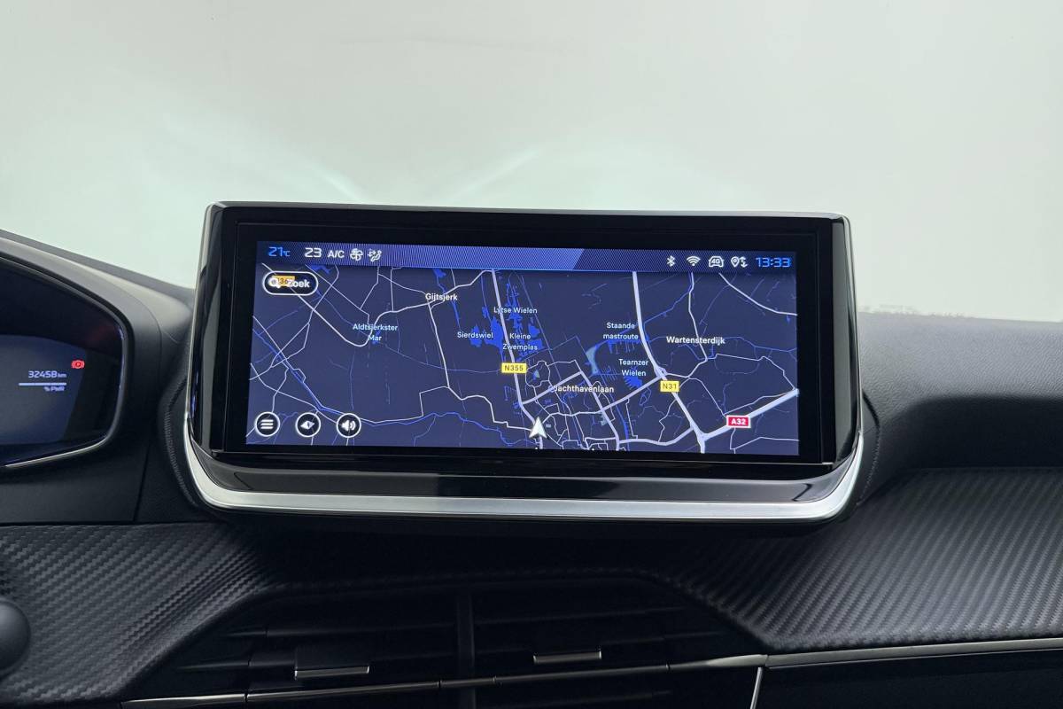 Peugeot 208 Peugeot 208 1.2 Hybrid 110 e-DCS6 Allure | Achteruitrijcamera | Adaptive cruise-control | Full-map navigatie | Stuurversnellingen | Verkeersborddetectie | Hill-hold | Apple carplay/Android auto | Dodehoekdetectie |