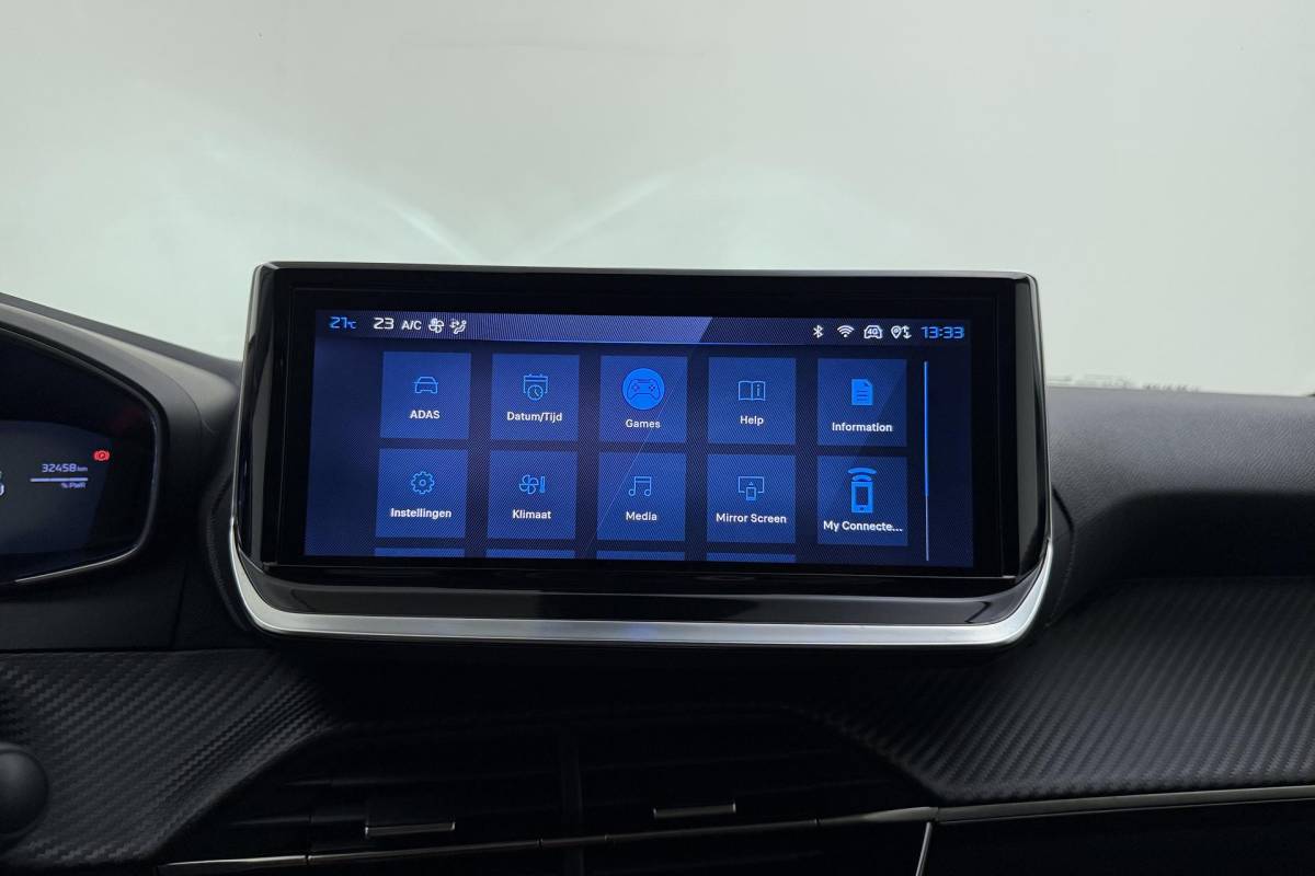 Peugeot 208 Peugeot 208 1.2 Hybrid 110 e-DCS6 Allure | Achteruitrijcamera | Adaptive cruise-control | Full-map navigatie | Stuurversnellingen | Verkeersborddetectie | Hill-hold | Apple carplay/Android auto | Dodehoekdetectie |