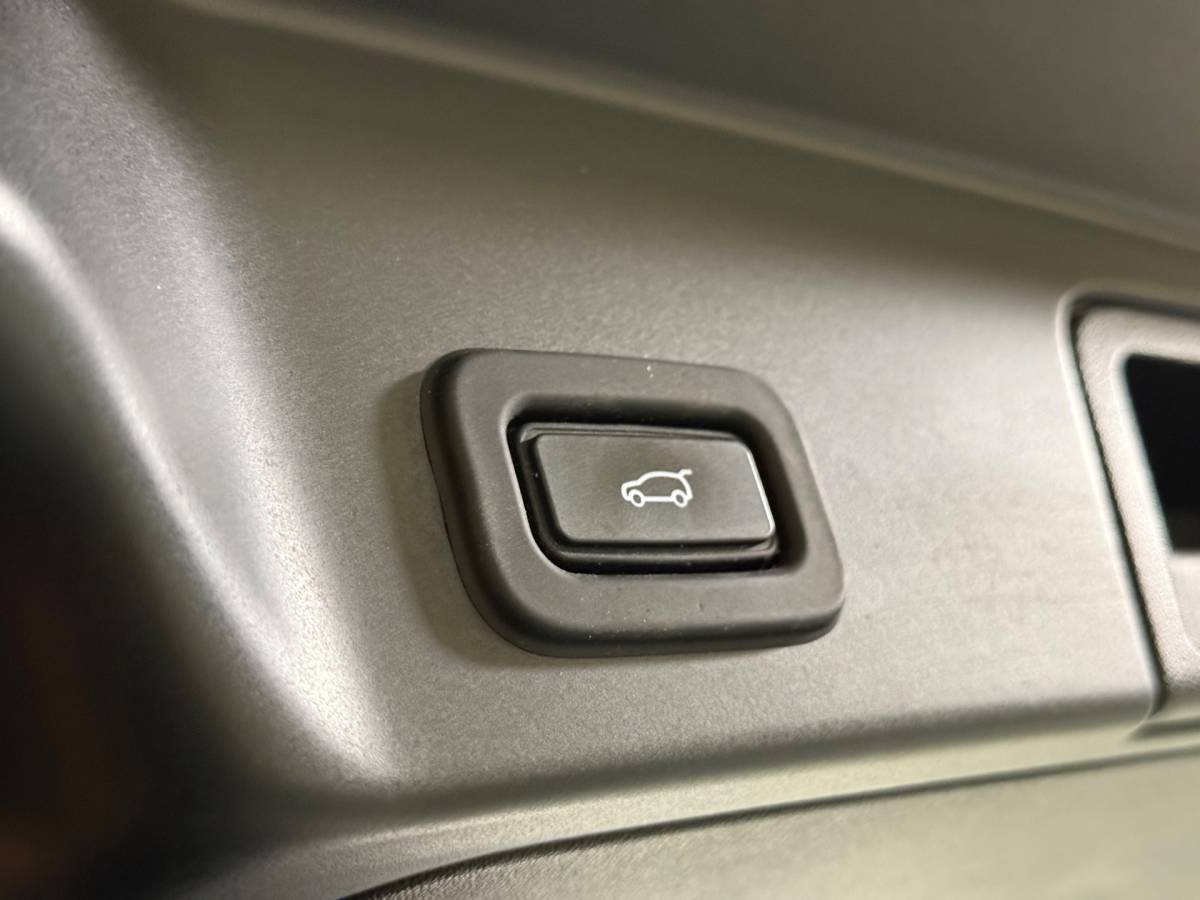 Land Rover Range Rover Evoque Land Rover Range Rover Evoque 1.5 P300e AWD Autobiography R Dynamic | Pano | Stoelverwarming | Camera | Led | Carplay