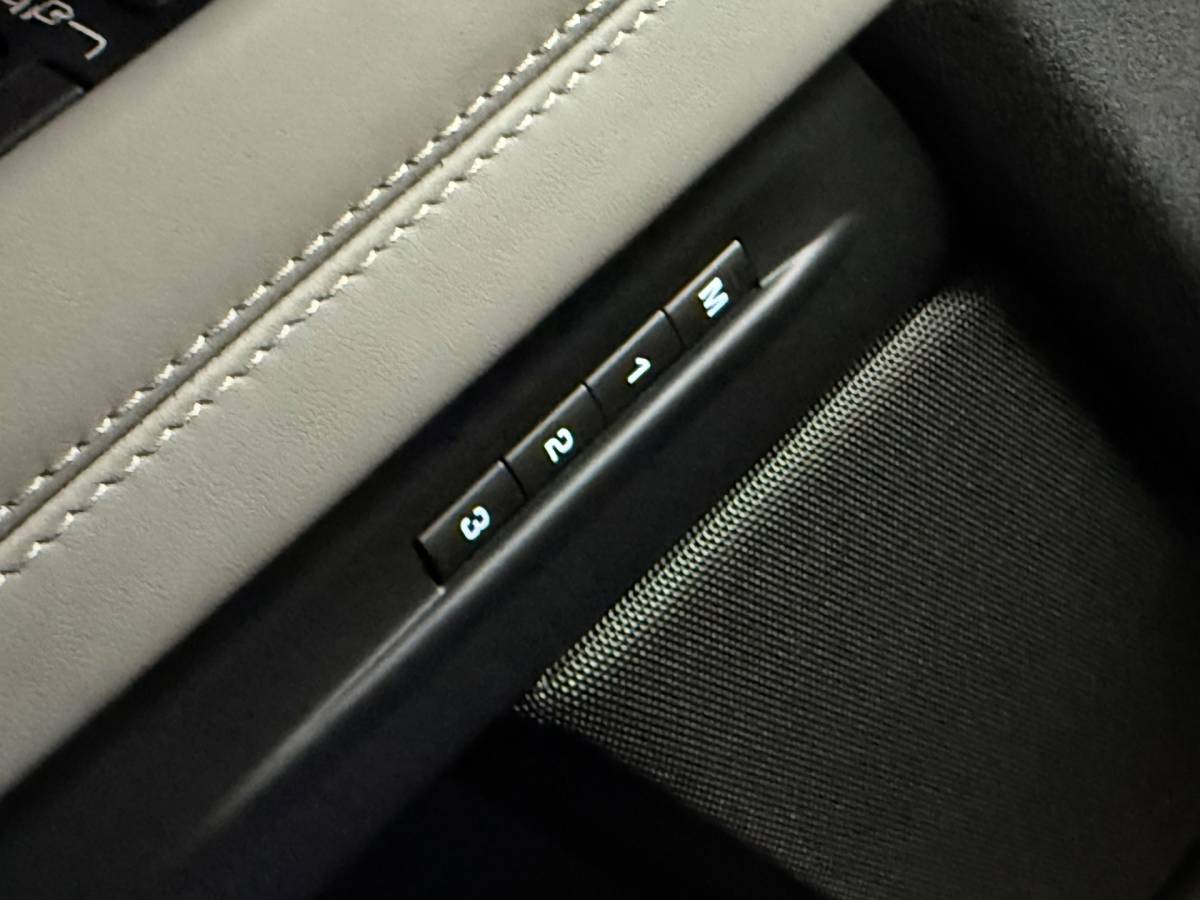 Land Rover Range Rover Evoque Land Rover Range Rover Evoque 1.5 P300e AWD Autobiography R Dynamic | Pano | Stoelverwarming | Camera | Led | Carplay