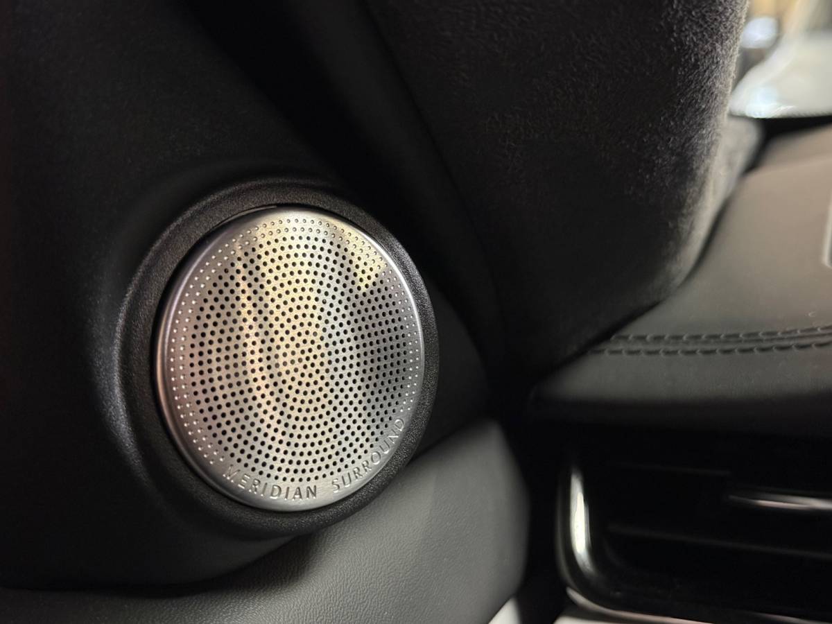 Land Rover Range Rover Evoque Land Rover Range Rover Evoque 1.5 P300e AWD Autobiography R Dynamic | Pano | Stoelverwarming | Camera | Led | Carplay