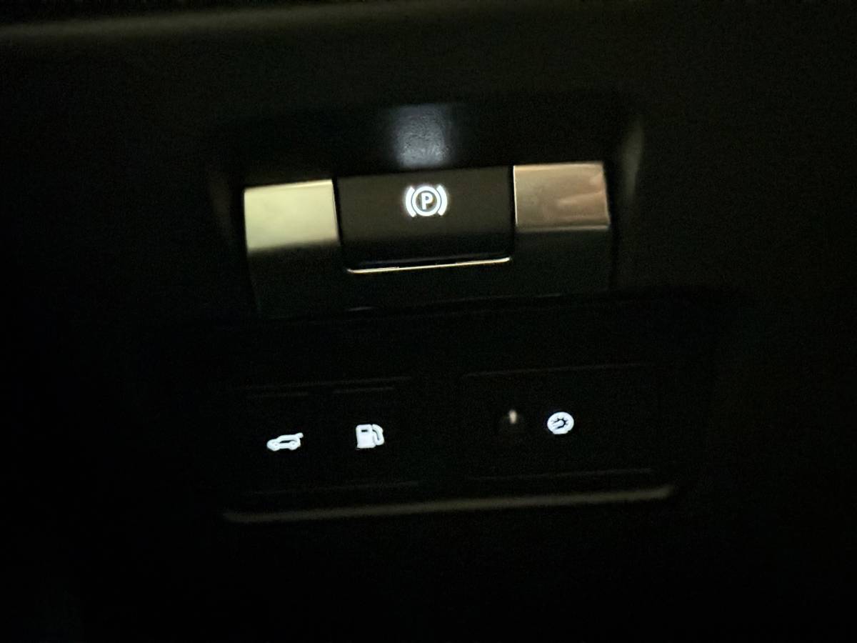 Land Rover Range Rover Evoque Land Rover Range Rover Evoque 1.5 P300e AWD Autobiography R Dynamic | Pano | Stoelverwarming | Camera | Led | Carplay