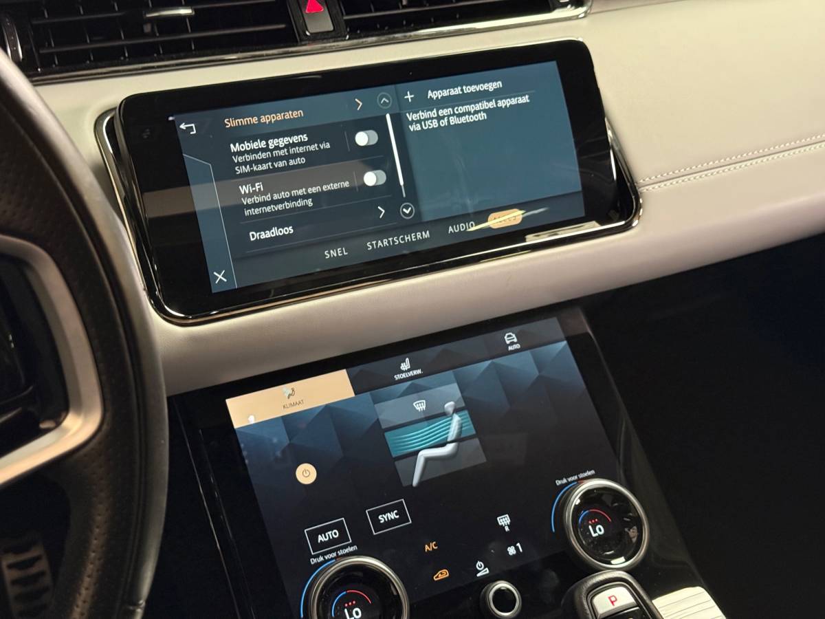 Land Rover Range Rover Evoque Land Rover Range Rover Evoque 1.5 P300e AWD Autobiography R Dynamic | Pano | Stoelverwarming | Camera | Led | Carplay