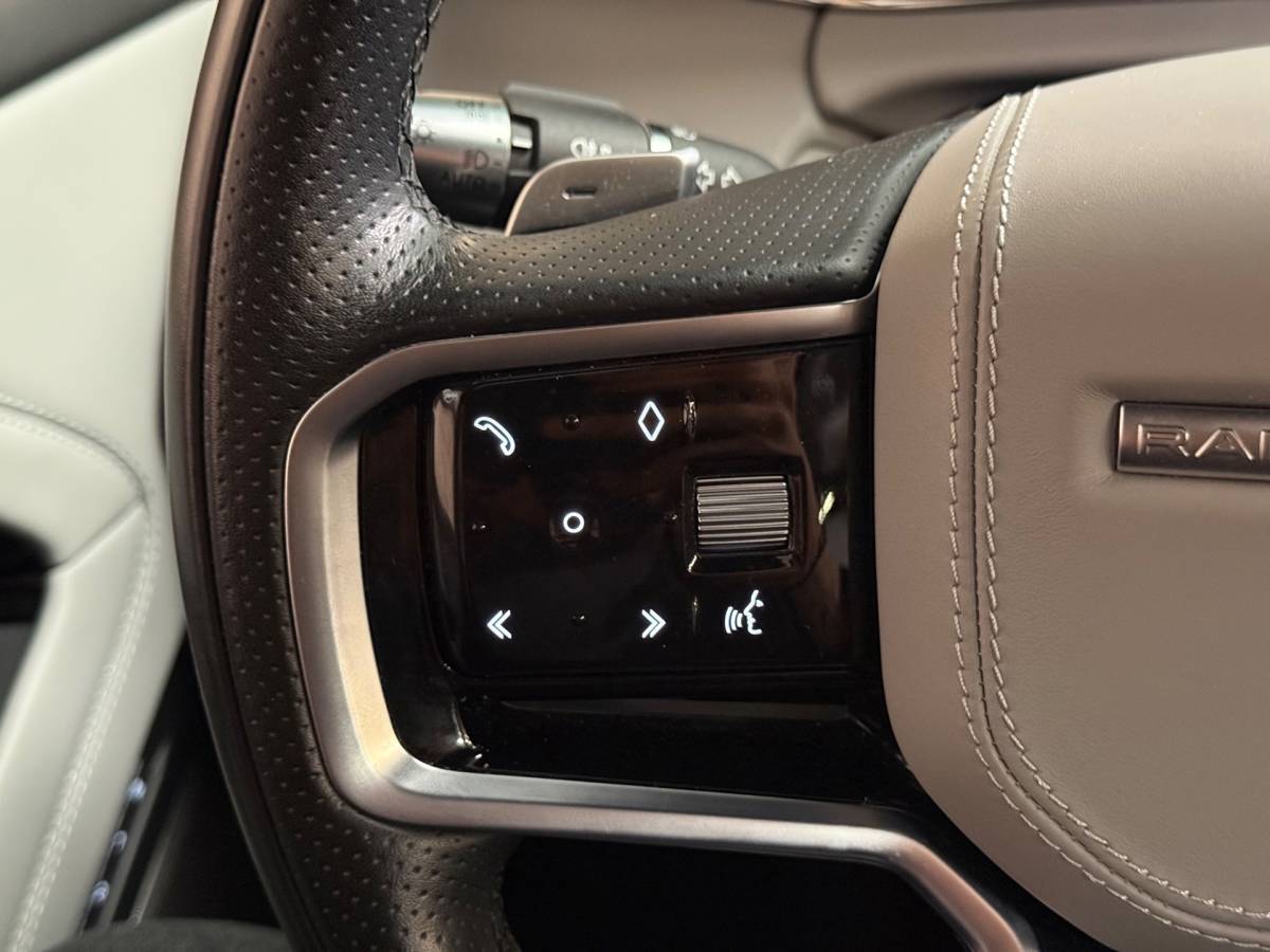Land Rover Range Rover Evoque Land Rover Range Rover Evoque 1.5 P300e AWD Autobiography R Dynamic | Pano | Stoelverwarming | Camera | Led | Carplay