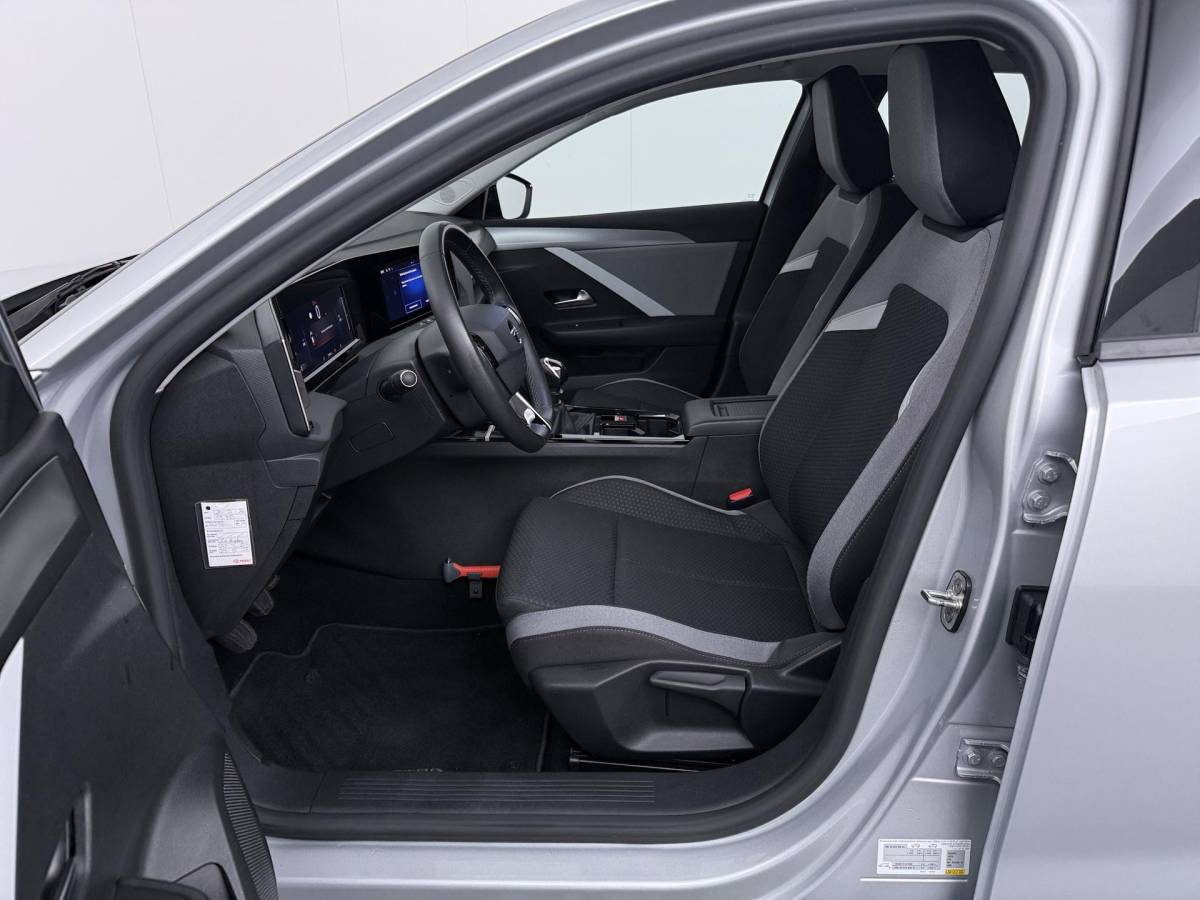 Opel Astra Opel Astra 1.2 Level 2 – Navigatie – Climate Control – LED Koplampen