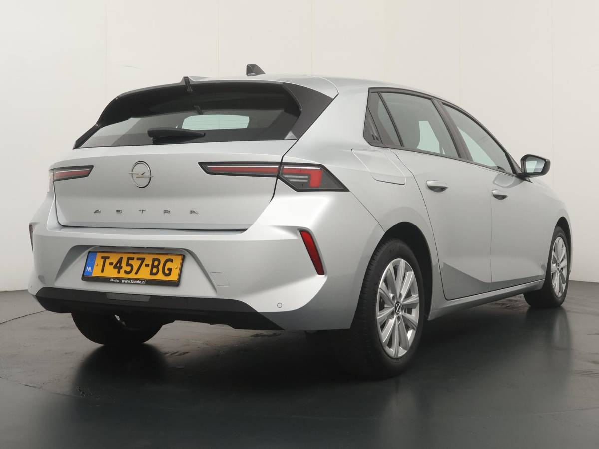 Opel Astra Opel Astra 1.2 Level 2 – Navigatie – Climate Control – LED Koplampen