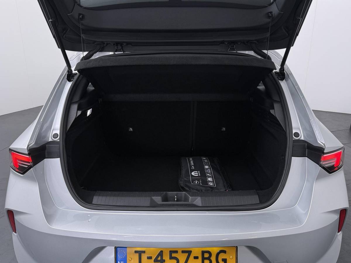 Opel Astra Opel Astra 1.2 Level 2 – Navigatie – Climate Control – LED Koplampen