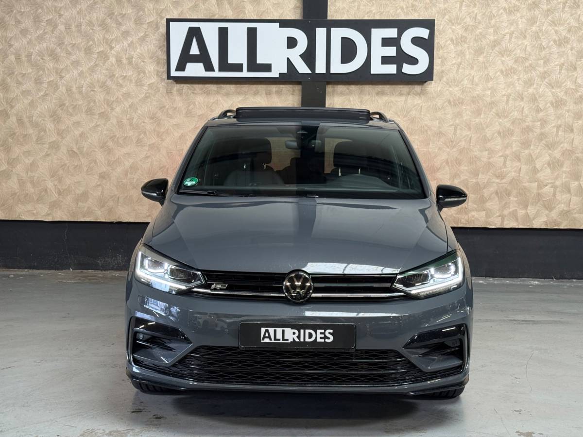 Volkswagen Touran Volkswagen Touran 1.4 TSI Highline Business R 7p | Pano | Trekhaak | Stoel/Stuur verwarming | Camera | Carplay