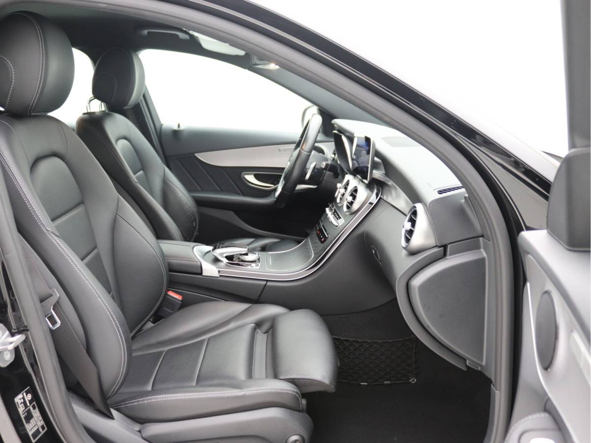 Mercedes-Benz C-Klasse Mercedes-Benz C-klasse 180 AMG Distronic, Carplay, Camera