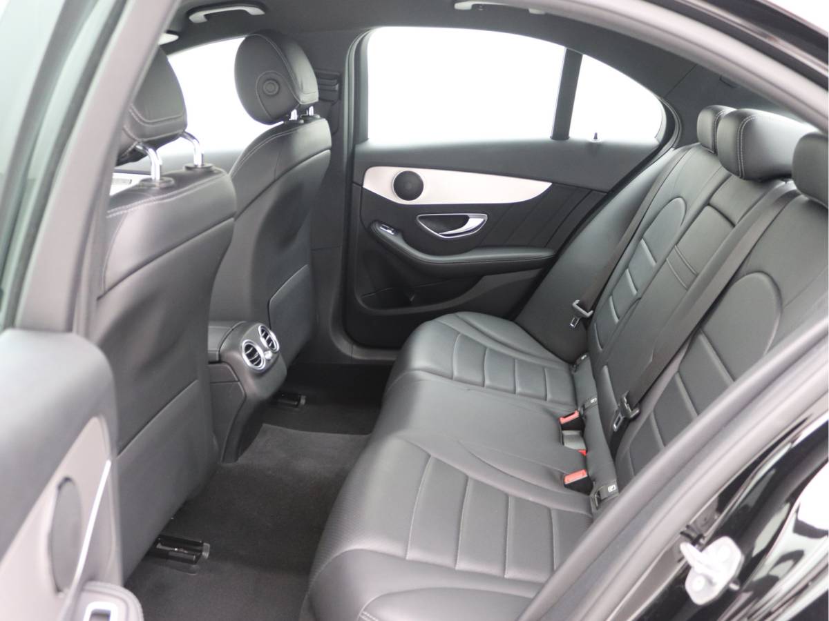 Mercedes-Benz C-Klasse Mercedes-Benz C-klasse 180 AMG Distronic, Carplay, Camera