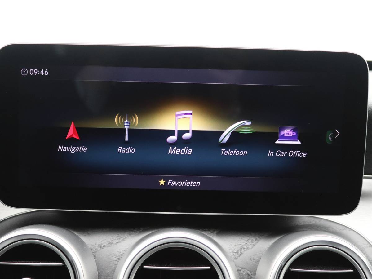 Mercedes-Benz C-Klasse Mercedes-Benz C-klasse 180 AMG Distronic, Carplay, Camera