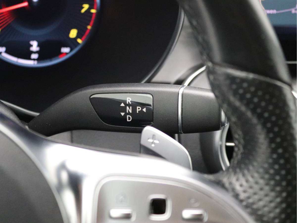 Mercedes-Benz C-Klasse Mercedes-Benz C-klasse 180 AMG Distronic, Carplay, Camera