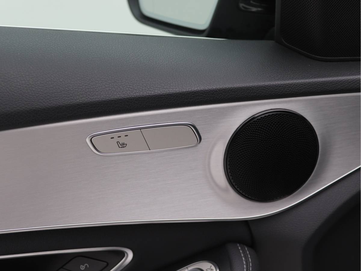 Mercedes-Benz C-Klasse Mercedes-Benz C-klasse 180 AMG Distronic, Carplay, Camera
