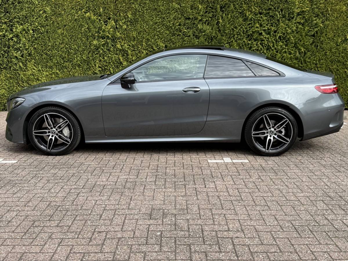 Mercedes-Benz E-Klasse Mercedes-Benz E-klasse Coupé 300 | AMG | Luchtvering | Night Edition | Burmester | Memory | Premium | Pano | Carplay | Widescreen