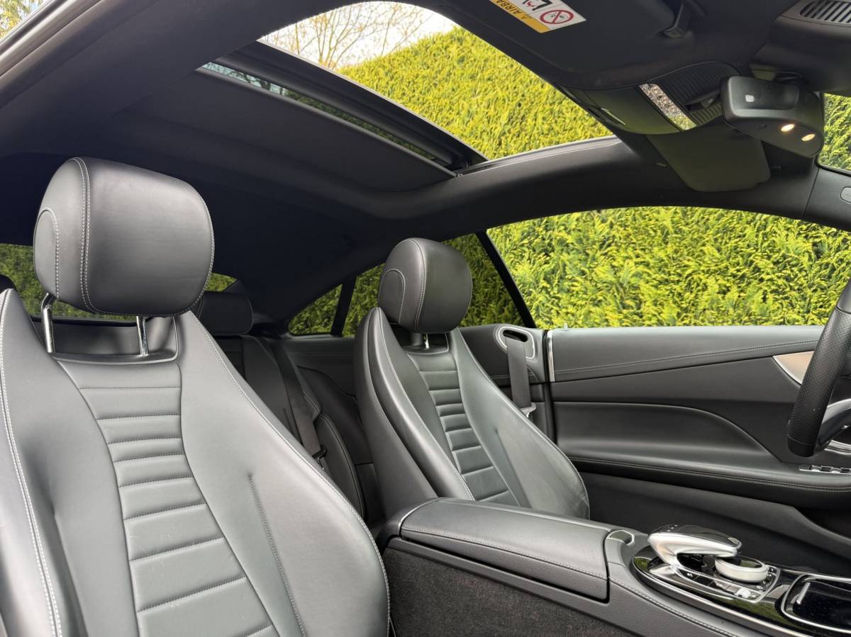 Mercedes-Benz E-Klasse Mercedes-Benz E-klasse Coupé 300 | AMG | Luchtvering | Night Edition | Burmester | Memory | Premium | Pano | Carplay | Widescreen