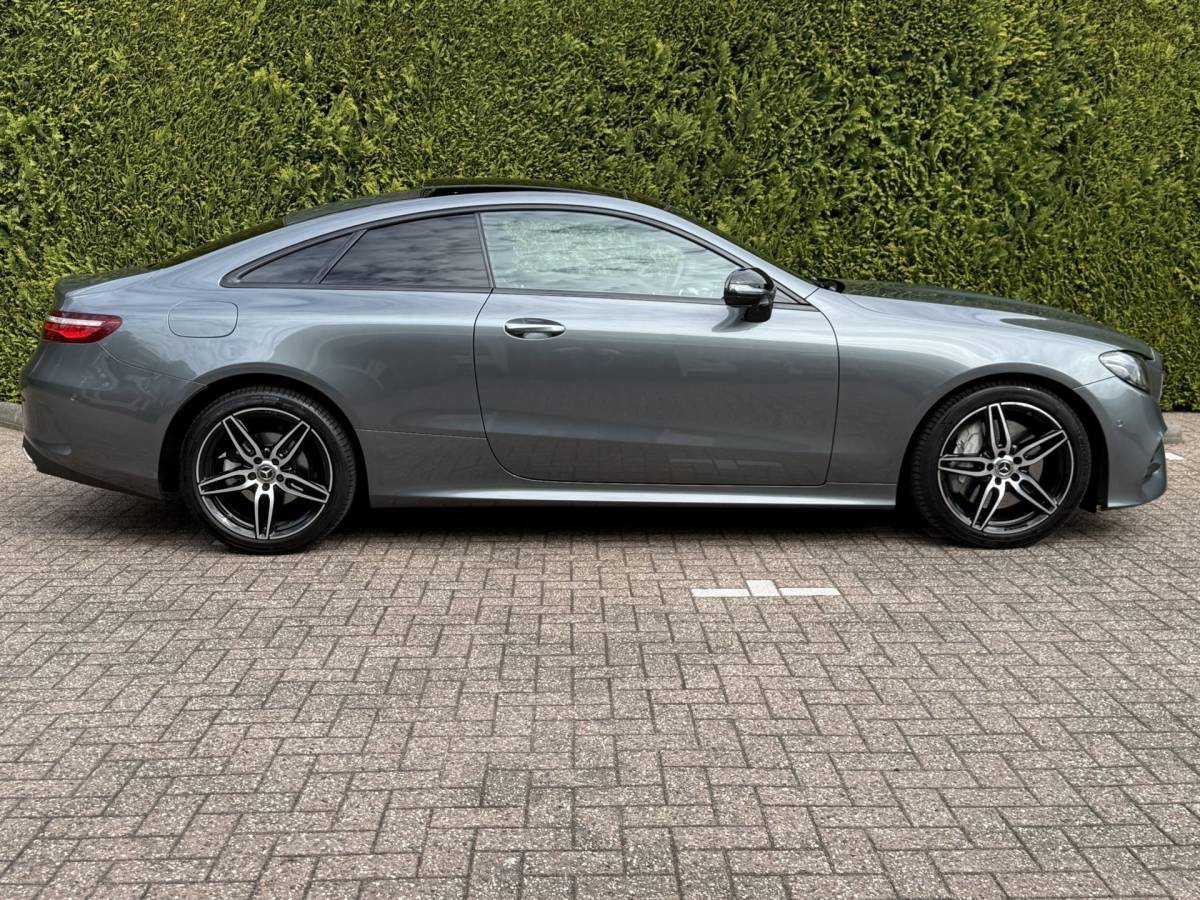 Mercedes-Benz E-Klasse Mercedes-Benz E-klasse Coupé 300 | AMG | Luchtvering | Night Edition | Burmester | Memory | Premium | Pano | Carplay | Widescreen