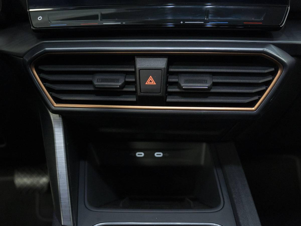 CUPRA Formentor CUPRA Formentor 1.4 e-Hybrid Business | Apple Carplay & Android Auto | Camera | Navigatie