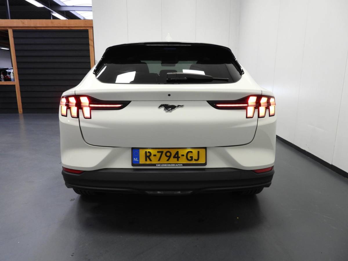 Ford Mustang Mach-E Ford Mustang Mach-E RWD 75 kWh LEER/NAVI/360CAM/LED/B&O/18″LMV!