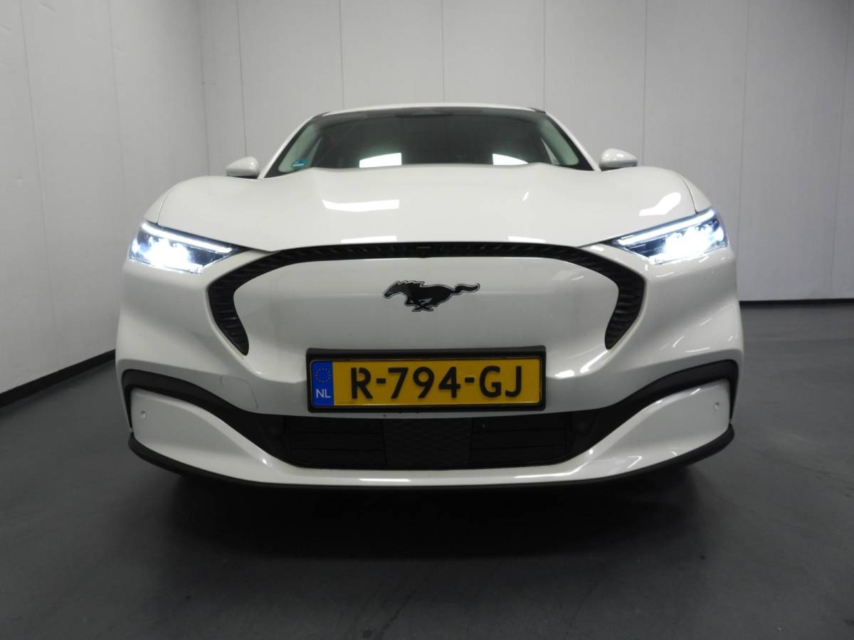 Ford Mustang Mach-E Ford Mustang Mach-E RWD 75 kWh LEER/NAVI/360CAM/LED/B&O/18″LMV!
