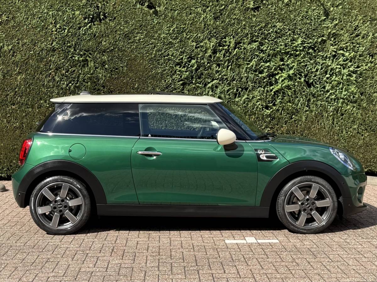 MINI Cooper Mini Cooper 1.5 | 60 Years Edt. | Pano | HUD | H/K | Leer | Carplay | Keyless | NL Auto | Dealer onderhoud