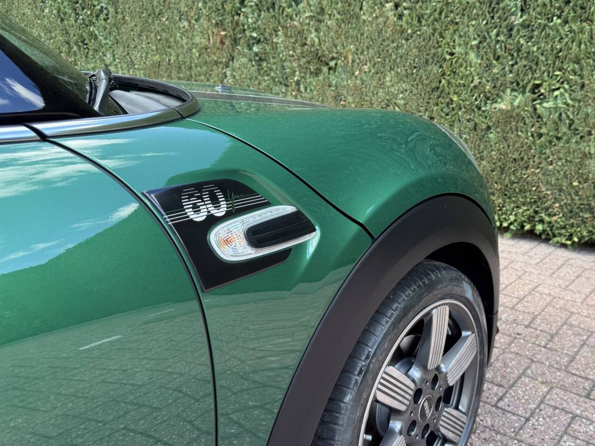 MINI Cooper Mini Cooper 1.5 | 60 Years Edt. | Pano | HUD | H/K | Leer | Carplay | Keyless | NL Auto | Dealer onderhoud