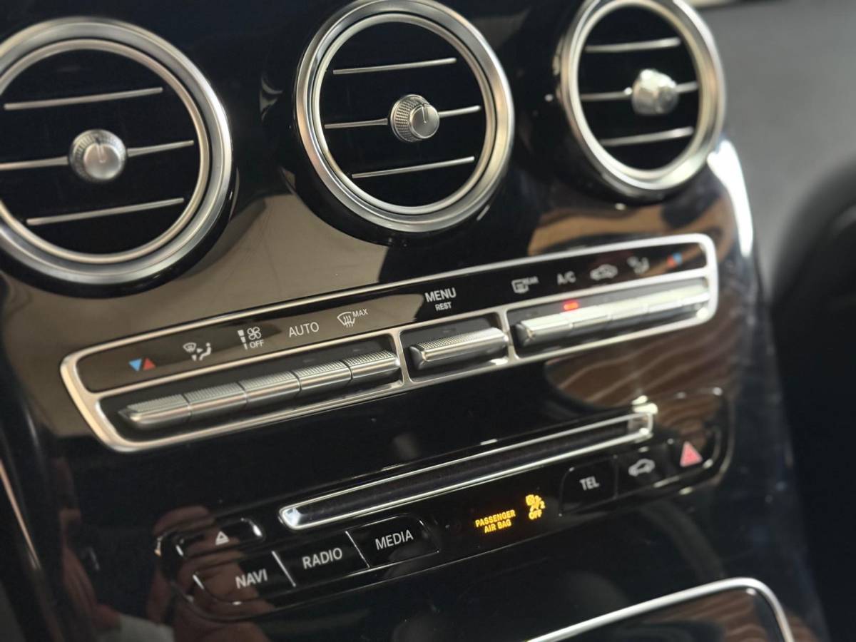 Mercedes-Benz GLC Mercedes-Benz GLC-klasse AMG 63 S 4MATIC+ | Pano | Keramisch | stoel- verwarming/verkoeling | Carbon | Trekhaak | ACC