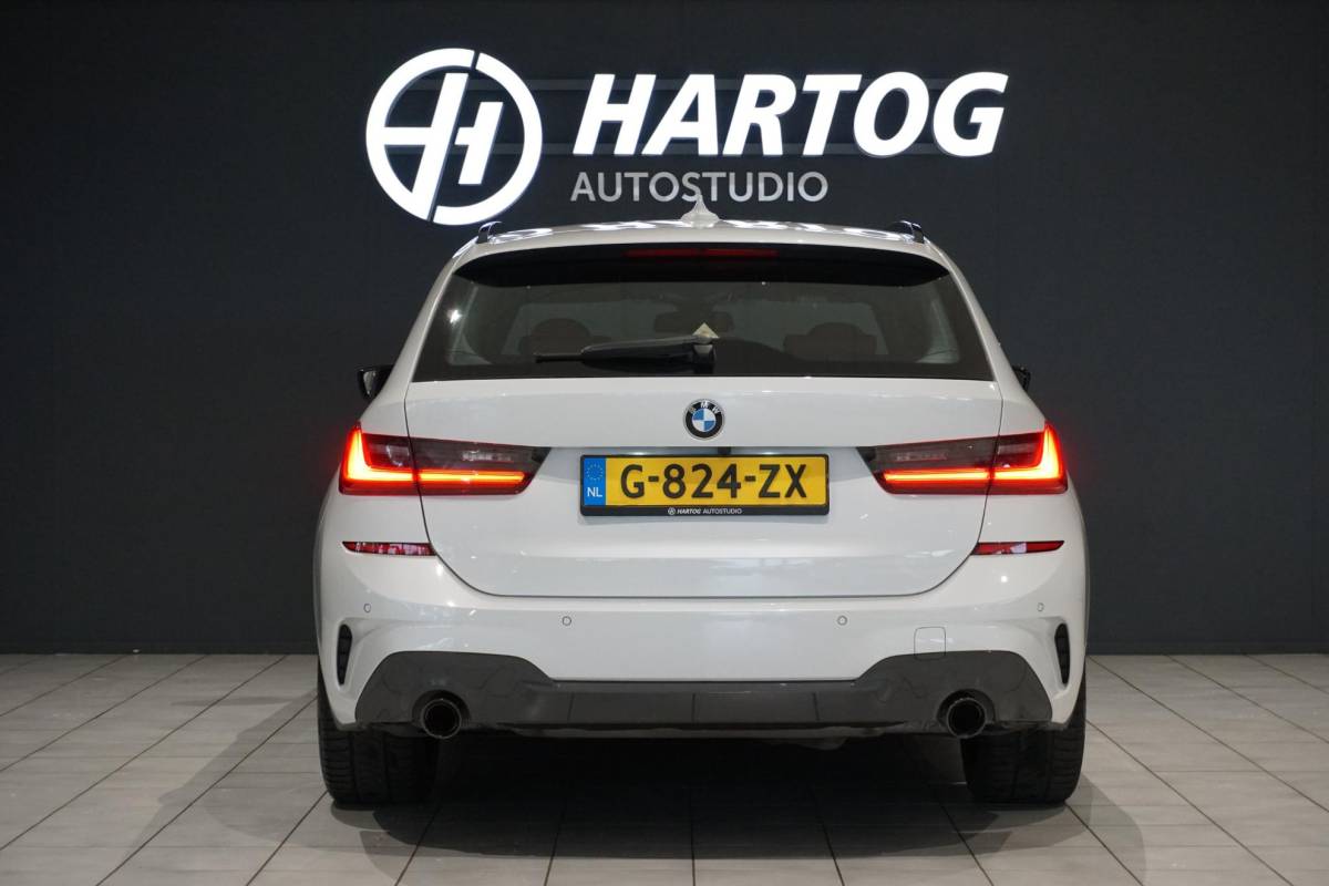 BMW 3 Serie BMW 3-serie Touring 330i High Executive Edition M + INDIVIDUAL LEDER / MINERALWEISS METALLIC / M-PERFORMANCE