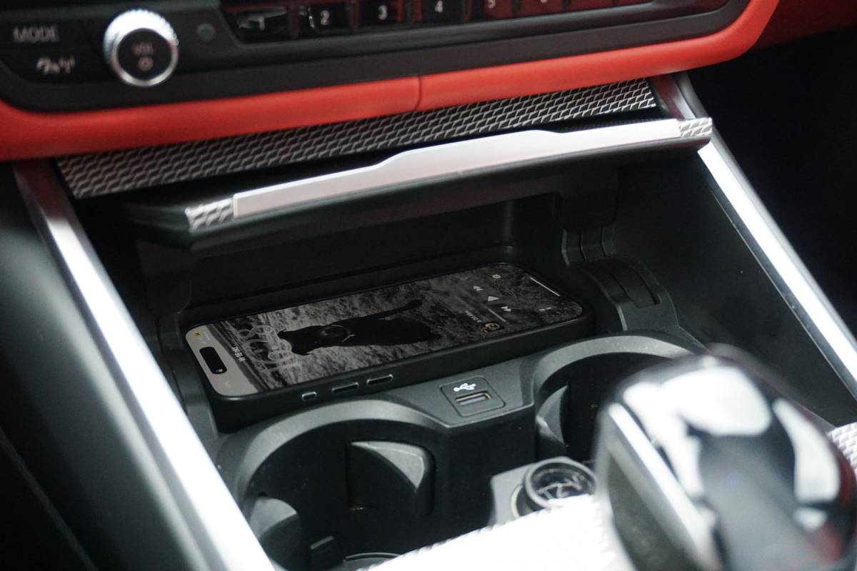 BMW 3 Serie BMW 3-serie Touring 330i High Executive Edition M + INDIVIDUAL LEDER / MINERALWEISS METALLIC / M-PERFORMANCE