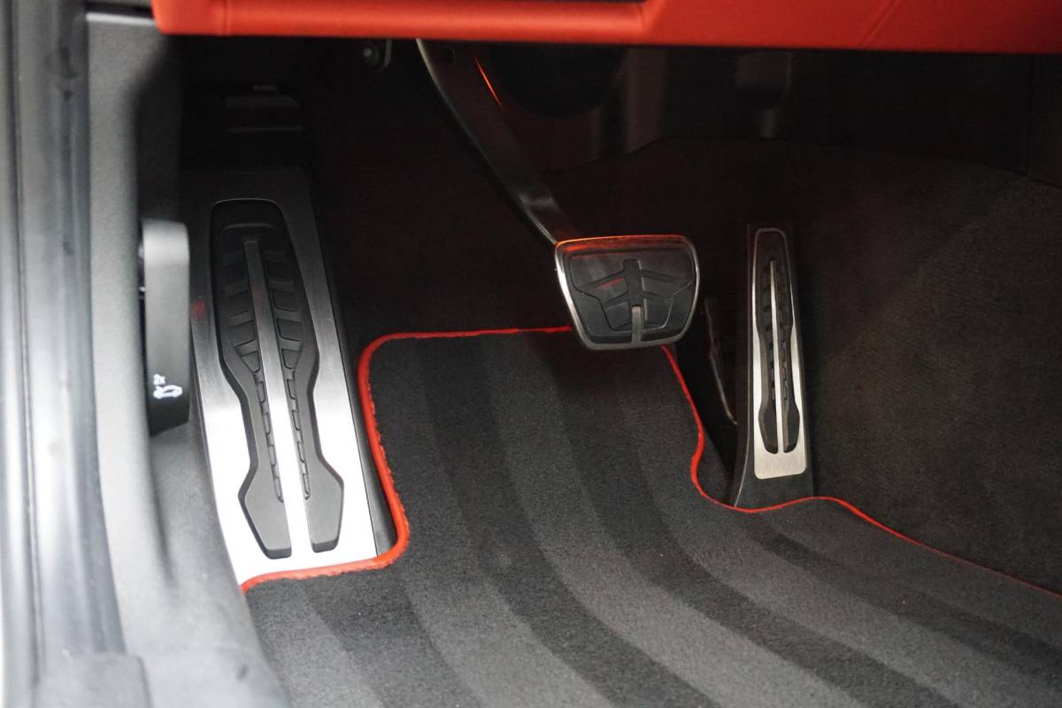 BMW 3 Serie BMW 3-serie Touring 330i High Executive Edition M + INDIVIDUAL LEDER / MINERALWEISS METALLIC / M-PERFORMANCE