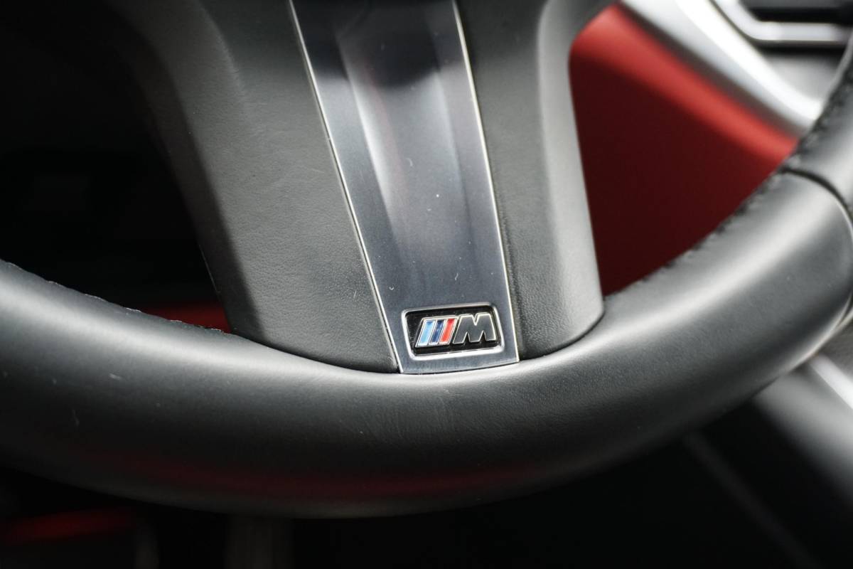 BMW 3 Serie BMW 3-serie Touring 330i High Executive Edition M + INDIVIDUAL LEDER / MINERALWEISS METALLIC / M-PERFORMANCE