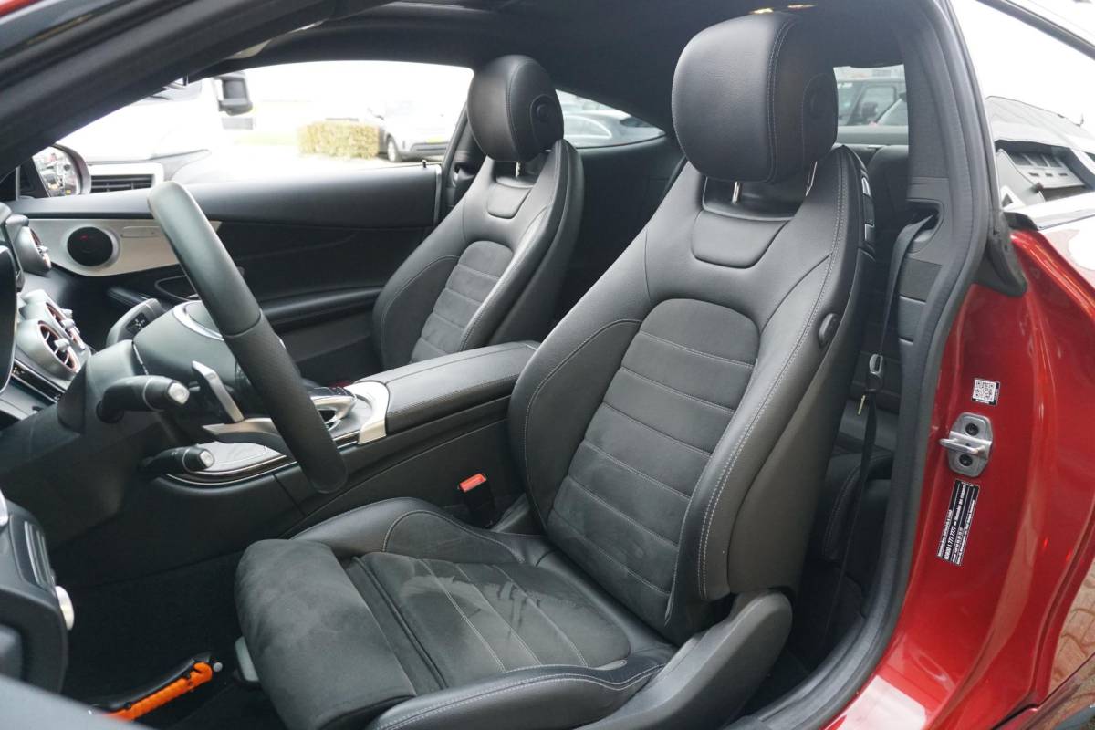Mercedes-Benz C-Klasse Mercedes-Benz C-klasse Coupé 250 AMG-line 211PK + PANORAMA / CAMERA / STOELVERWARMING