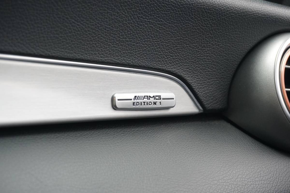 Mercedes-Benz C-Klasse Mercedes-Benz C-klasse Coupé 250 AMG-line 211PK + PANORAMA / CAMERA / STOELVERWARMING