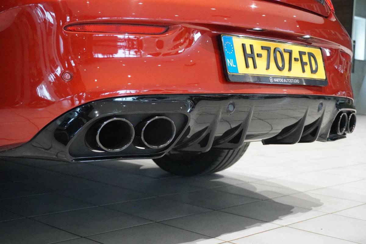 Mercedes-Benz C-Klasse Mercedes-Benz C-klasse Coupé 250 AMG-line 211PK + PANORAMA / CAMERA / STOELVERWARMING