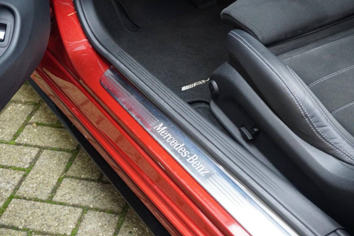 Mercedes-Benz C-Klasse Mercedes-Benz C-klasse Coupé 250 AMG-line 211PK + PANORAMA / CAMERA / STOELVERWARMING