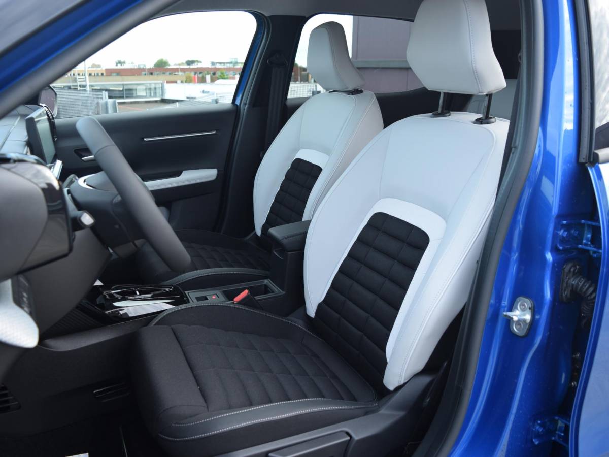 Citroën C3 Aircross Citroen C3 Aircross 1.2 Hybrid 145pk Max UIT VOORRAAD LEVERBAAR