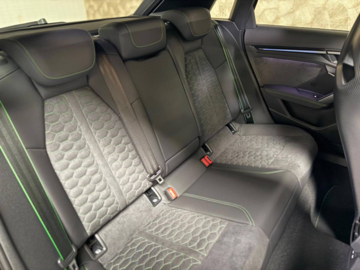 Audi RS3 Audi RS 3 Sportback 2.5 TFSI RS 3 quattro | Pano | carbon | Kuipstoelen | ACC | Keyless | Sfeerverlichting