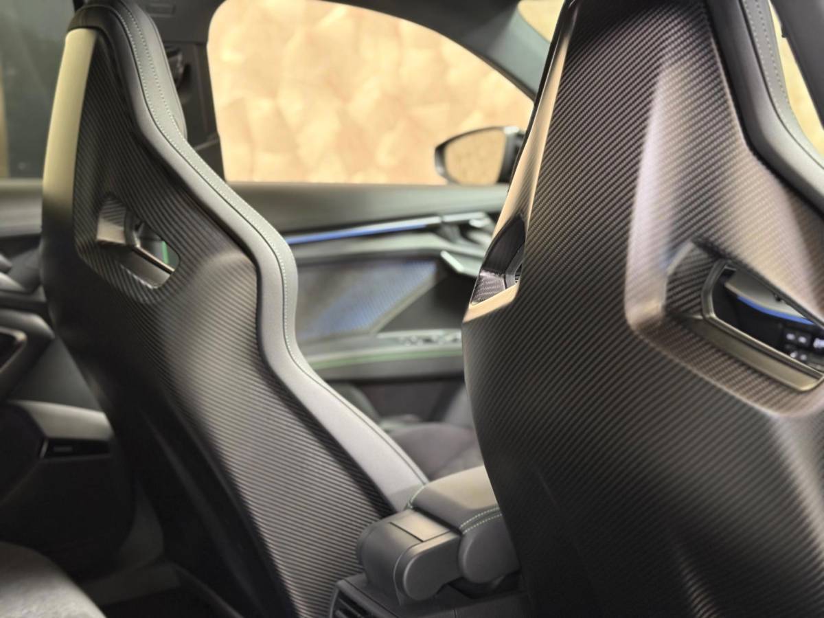 Audi RS3 Audi RS 3 Sportback 2.5 TFSI RS 3 quattro | Pano | carbon | Kuipstoelen | ACC | Keyless | Sfeerverlichting
