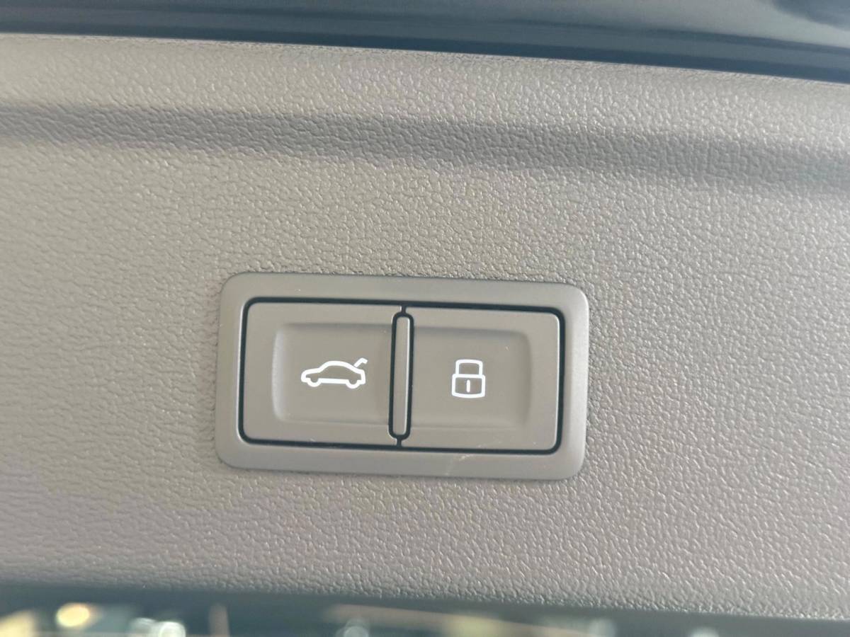 Audi RS3 Audi RS 3 Sportback 2.5 TFSI RS 3 quattro | Pano | carbon | Kuipstoelen | ACC | Keyless | Sfeerverlichting