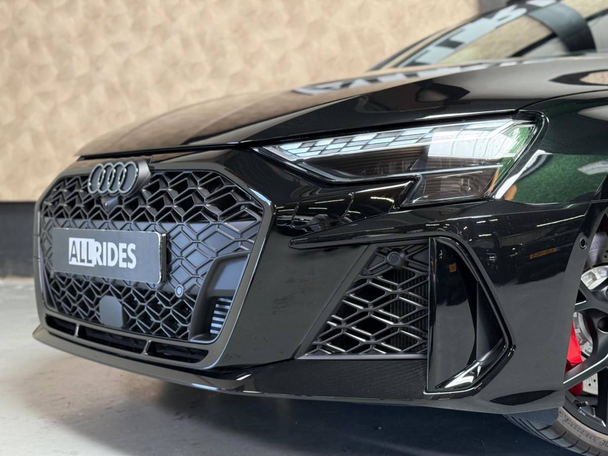 Audi RS3 Audi RS 3 Sportback 2.5 TFSI RS 3 quattro | Pano | carbon | Kuipstoelen | ACC | Keyless | Sfeerverlichting