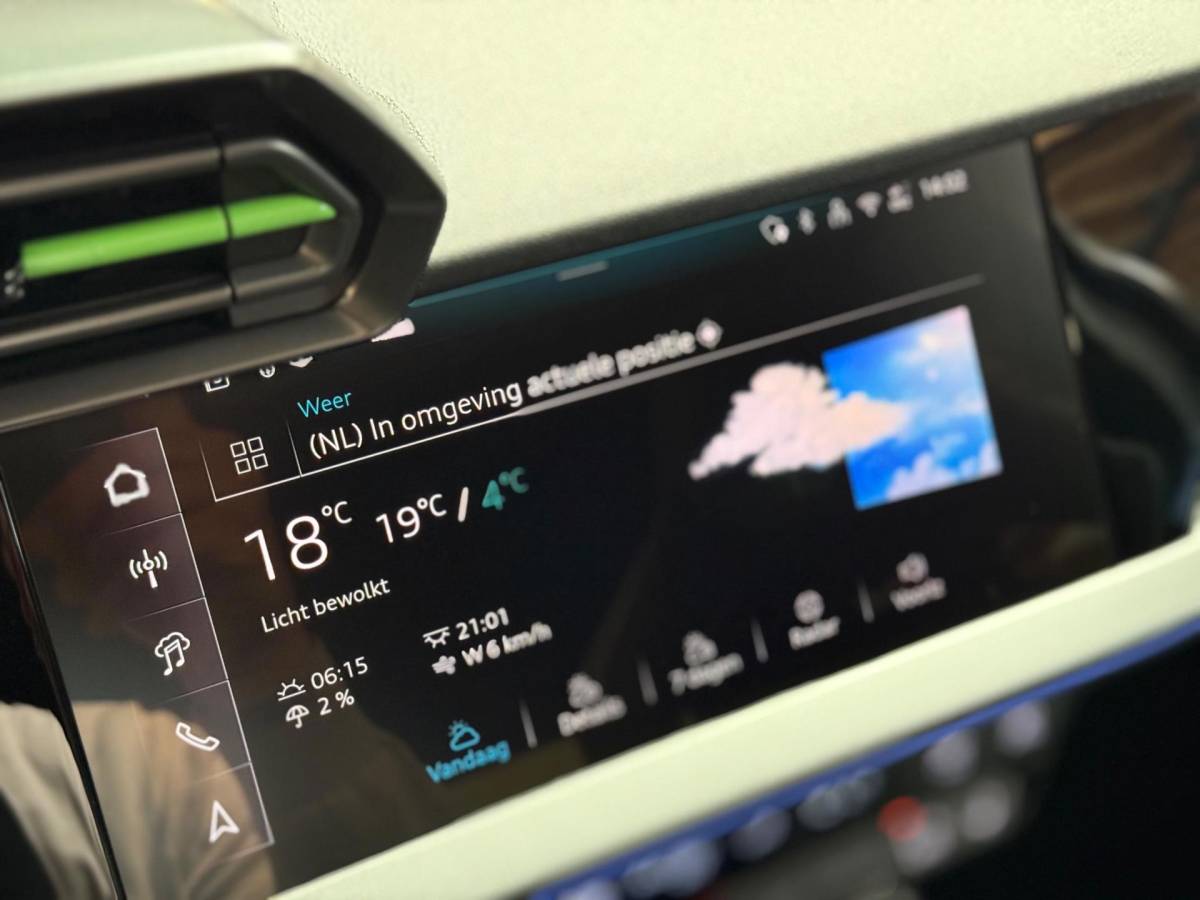 Audi RS3 Audi RS 3 Sportback 2.5 TFSI RS 3 quattro | Pano | carbon | Kuipstoelen | ACC | Keyless | Sfeerverlichting