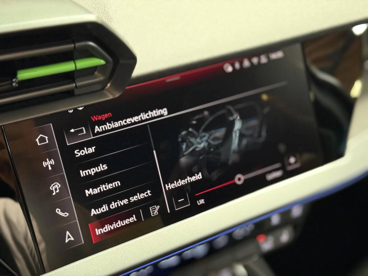 Audi RS3 Audi RS 3 Sportback 2.5 TFSI RS 3 quattro | Pano | carbon | Kuipstoelen | ACC | Keyless | Sfeerverlichting