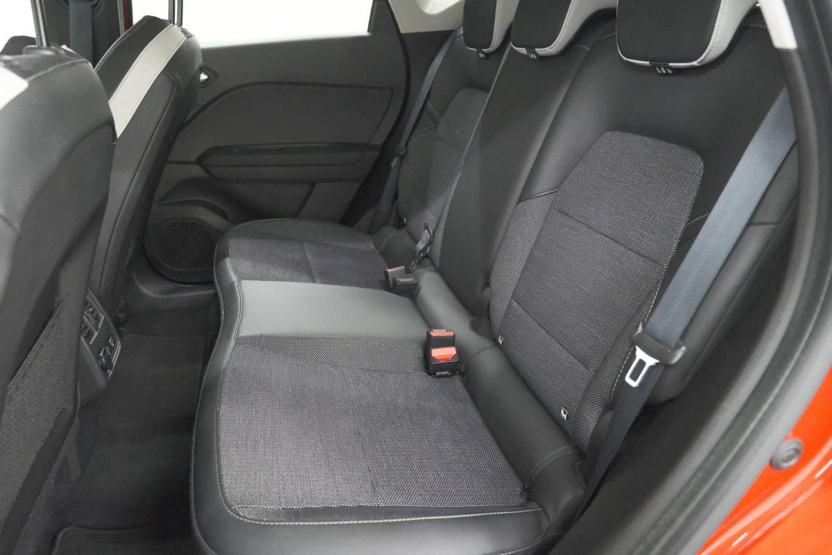 Renault Captur Renault Captur 1.6 E-Tech full hybrid 145 techno | Navigatie | Camera | Apple Carplay | 9.3 Inch Grootscherm