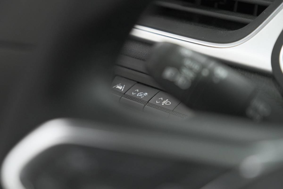 Renault Captur Renault Captur 1.6 E-Tech full hybrid 145 techno | Navigatie | Camera | Apple Carplay | 9.3 Inch Grootscherm
