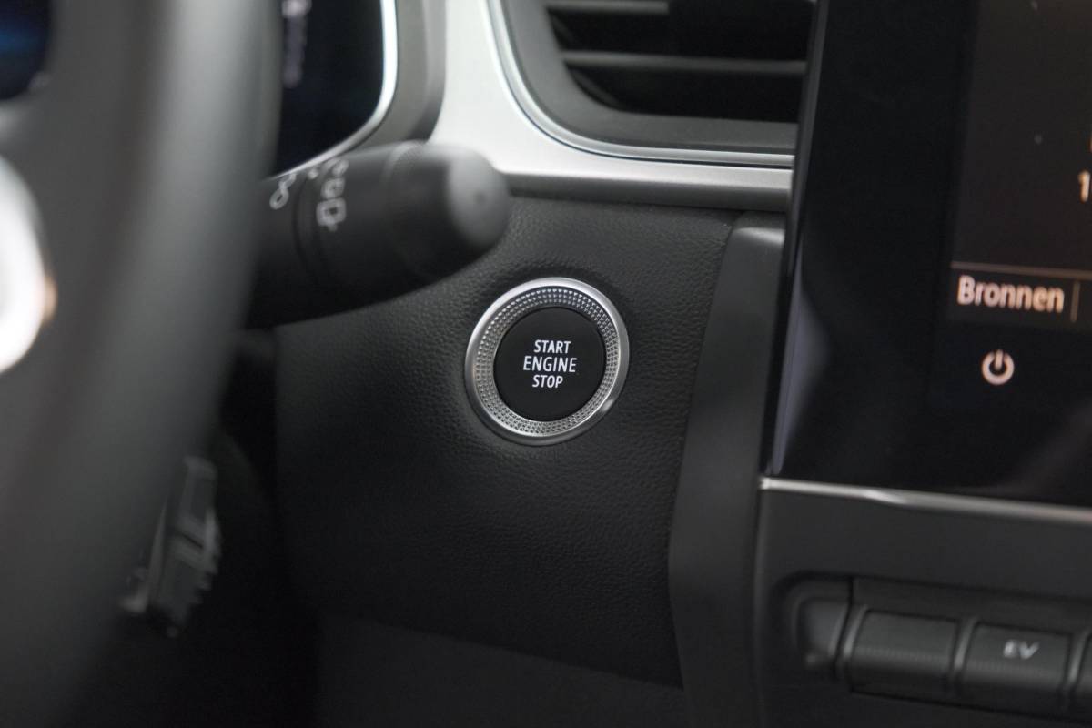 Renault Captur Renault Captur 1.6 E-Tech full hybrid 145 techno | Navigatie | Camera | Apple Carplay | 9.3 Inch Grootscherm