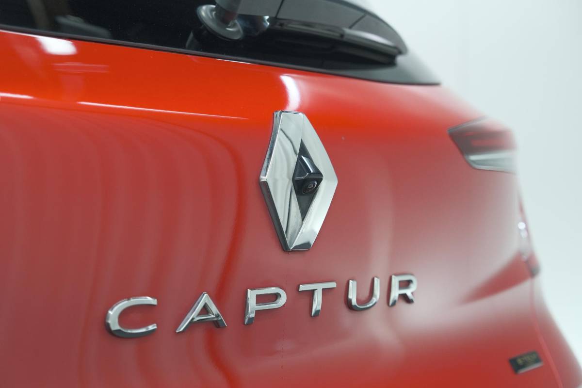 Renault Captur Renault Captur 1.6 E-Tech full hybrid 145 techno | Navigatie | Camera | Apple Carplay | 9.3 Inch Grootscherm