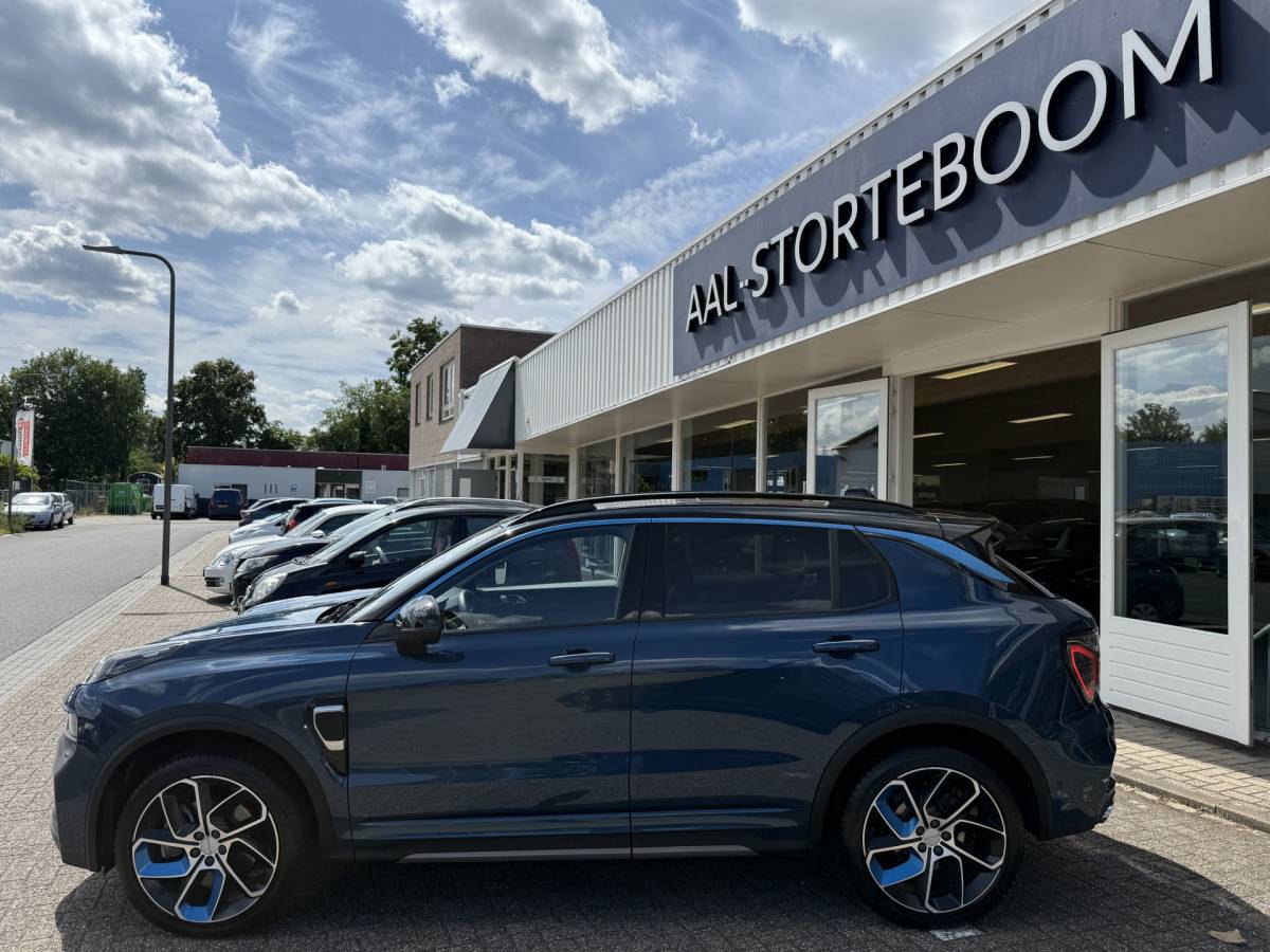 Lynk & Co 01 Lynk & Co 01 1.5 Hybrid | Trekhaak | LED | 360 camera | Keyless | Adapt. Cruise | Apple Carplay | Pano